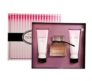 TICKLED PINK FOR WOMEN BY VICKY TIEL GIFT SET